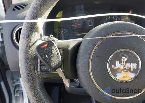 2016 Jeep Compass Sport z USA, uszkodzony, nr VIN 1C4NJCBAXGD568401